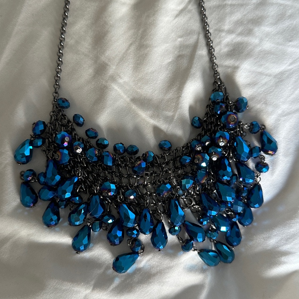 Elegant Blue Statement Necklace